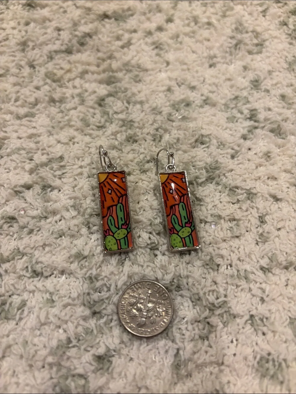 Southwest Santa Fe Styled Desert Cactus Pierced Resin Earrings NWT 1.50”
